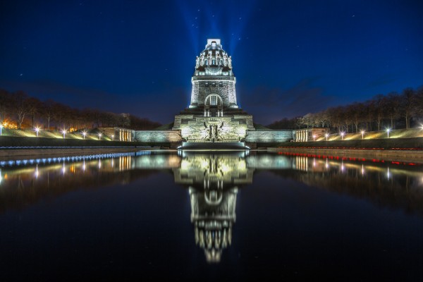 Wandbild Leipzig - Völkerschlachtdenkmal bei Nacht (Motiv DJ04)