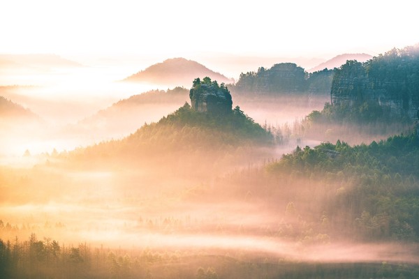 Wandbild Sächsische Schweiz - Winterstein gehüllt in Nebel (Motiv LV41)