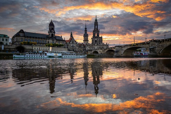 Wandbild Dresden - Dramatischer Sonnenuntergang über der Dresdner Altstadt (Motiv 01146)