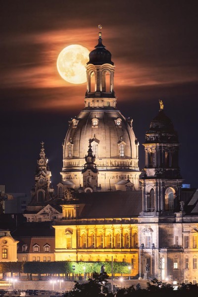 Wandbild Dresden - Die Frauenkirche zum Mondaufgang (Motiv 00962)