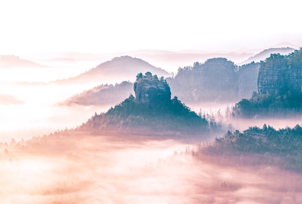 Wandbild Sächsische Schweiz - Winterstein gehüllt in Nebel (Motiv LV43)